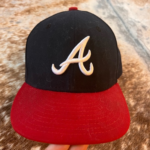 New Era Atlanta Braves Dark Blue Red Fitted Hat Cap 6 5/8 - Picture 4 of 9
